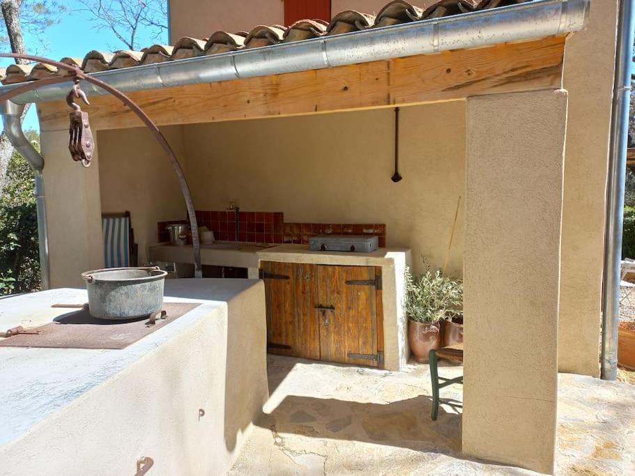 Un Cabanon En Provence Auriol